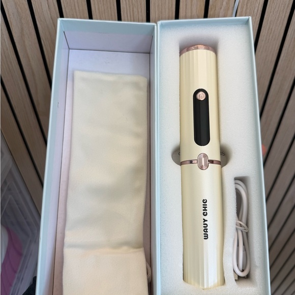 Wavy Chic Hair Styling Brush - Picture 2 of 5